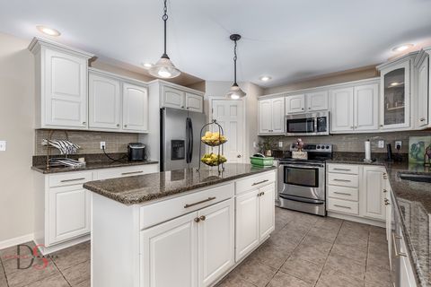 Tiny photo for 1123 Country Oak Drive, Ottawa, IL 61350 (MLS # 12519835)