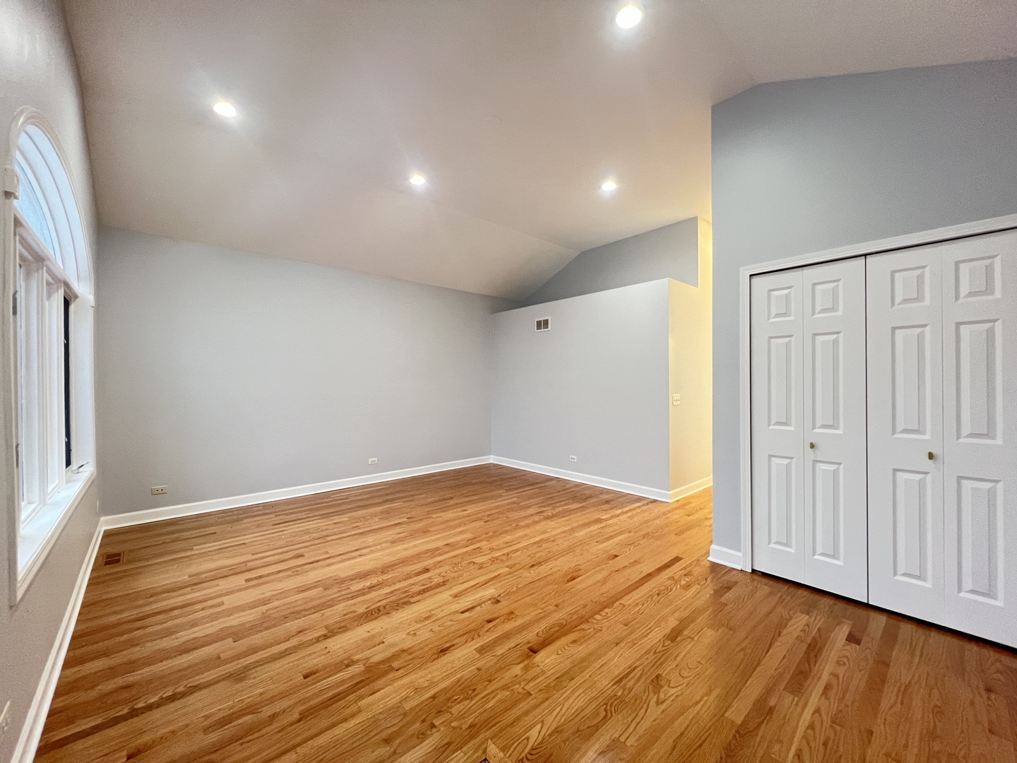 4160 S Emerald Avenue