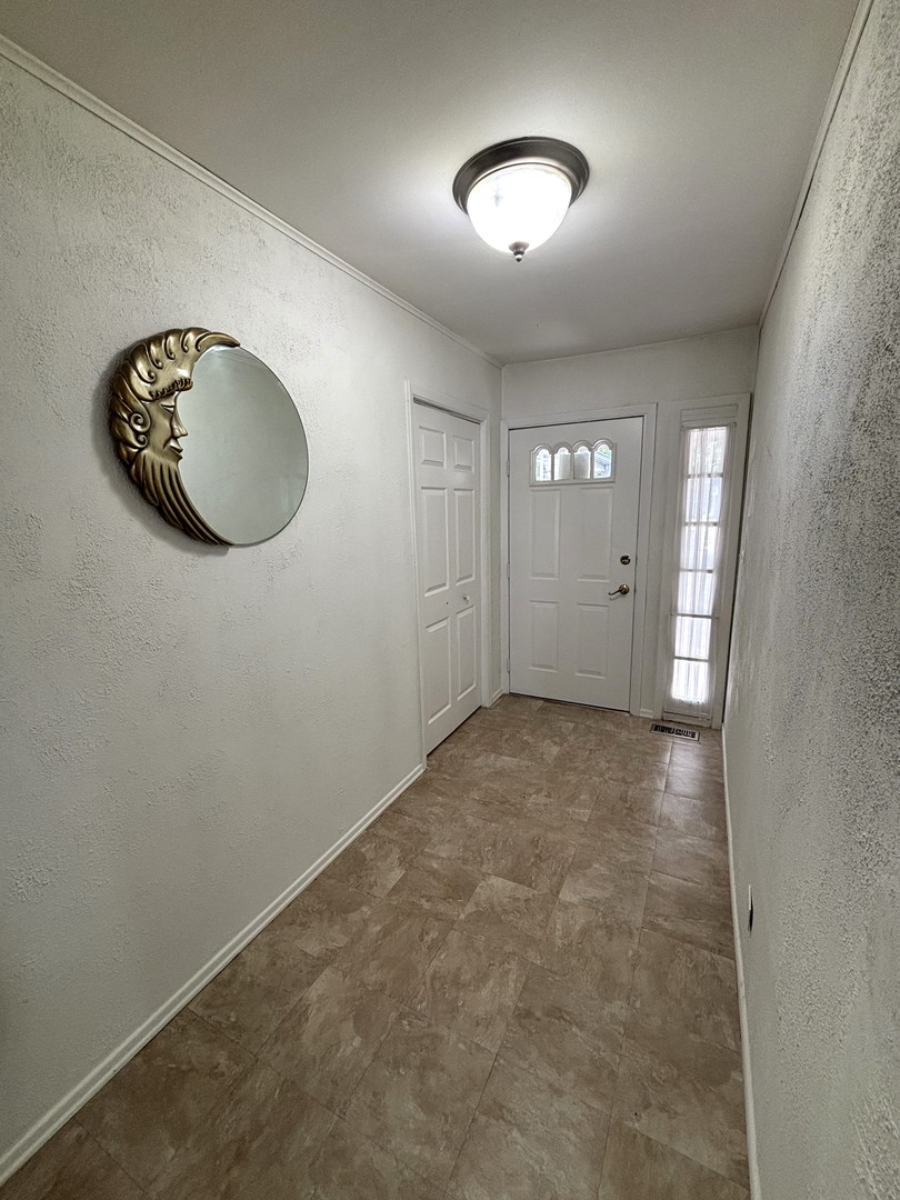 2s561 Ashley Drive