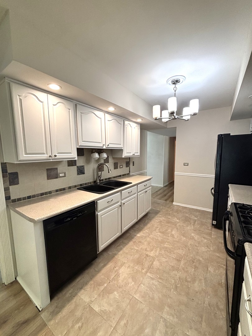 2s561 Ashley Drive