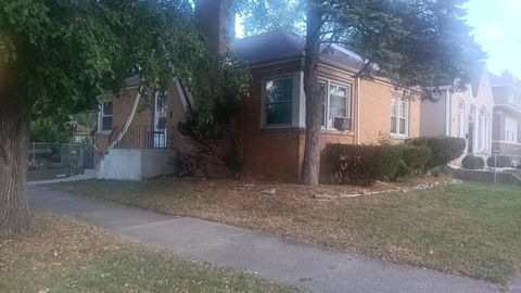 Photo of 14301 S Lowe Avenue, Riverdale, IL 60827 (MLS # 12488650)