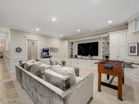 Tiny photo for 3024 N Lake Shore Drive, Chicago, IL 60657 (MLS # 12761136)