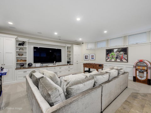 Tiny photo for 3024 N Lake Shore Drive, Chicago, IL 60657 (MLS # 12761136)