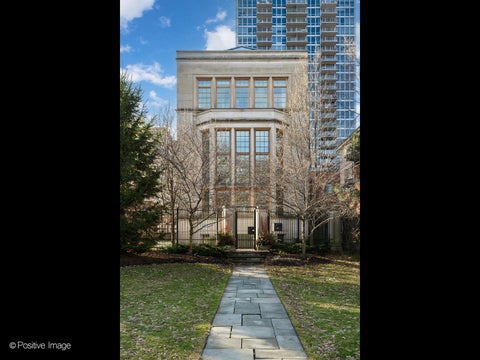 Tiny photo for 3024 N Lake Shore Drive, Chicago, IL 60657 (MLS # 12761136)