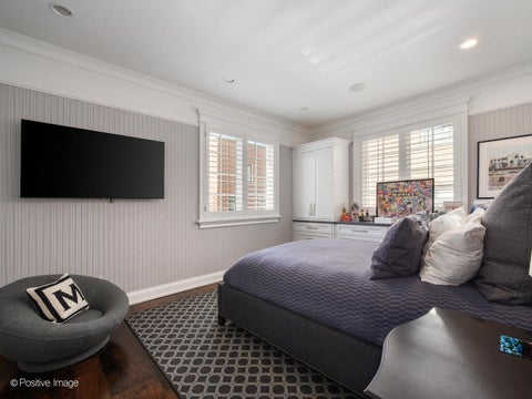 Tiny photo for 3024 N Lake Shore Drive, Chicago, IL 60657 (MLS # 12761136)