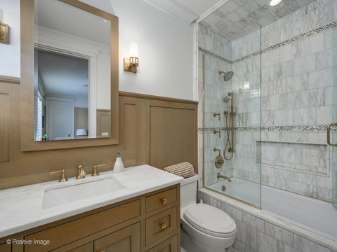 Tiny photo for 3024 N Lake Shore Drive, Chicago, IL 60657 (MLS # 12761136)