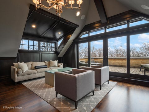 Tiny photo for 3024 N Lake Shore Drive, Chicago, IL 60657 (MLS # 12761136)