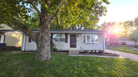 Photo of 2015 Valley Drive, Davenport, IA 52806 (MLS # 12781530)