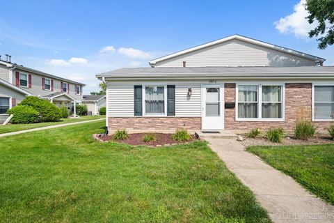 1307 Kingsbury Drive A Hanover Park IL 60133