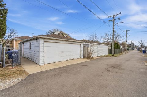 Tiny photo for 624 S 17th Avenue, Maywood, IL 60153 (MLS # 12526148)
