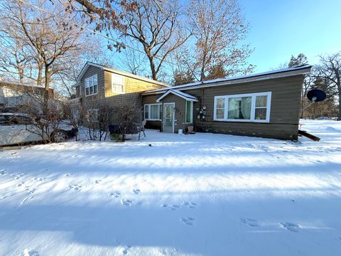 Photo of 507 Pleasure Drive, Mundelein, IL 60060 (MLS # 12554717)
