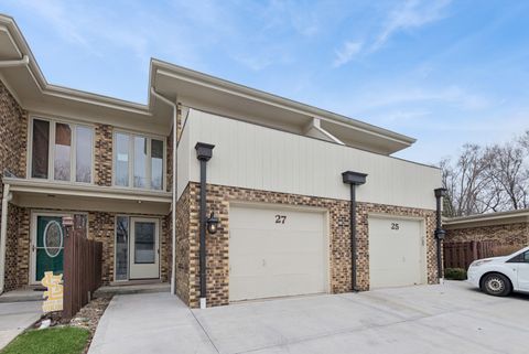 Photo of 27 Sorrento Drive, Palos Heights, IL 60463 (MLS # 12587830)