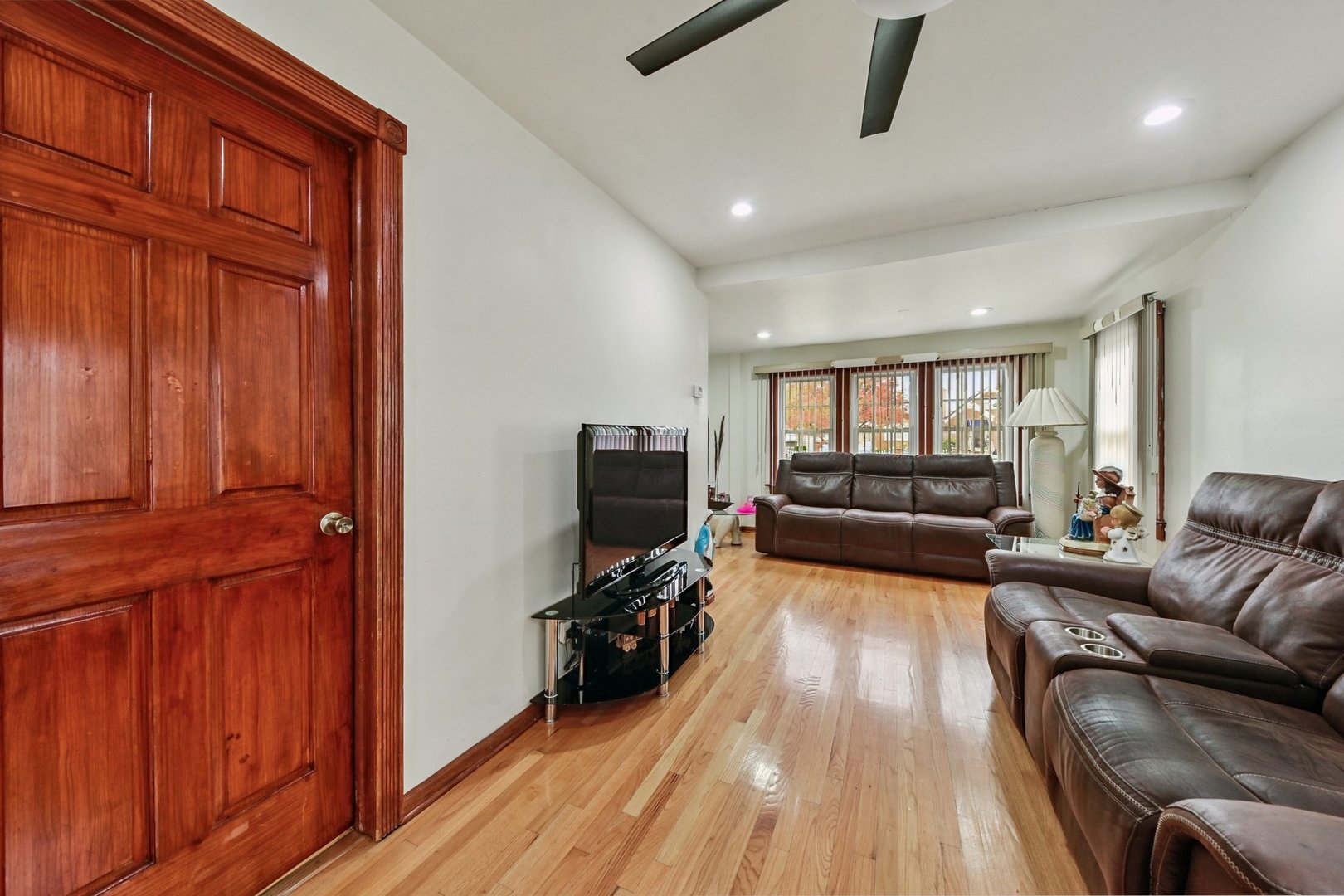 5536 S Normandy Avenue