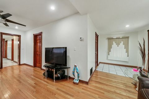 Tiny photo for 5536 S Normandy Avenue, Chicago, IL 60638 (MLS # 12509200)