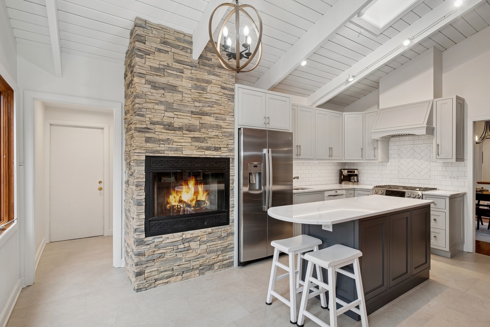 918 Rollingwood Road