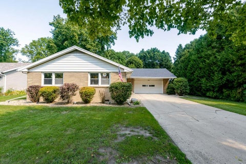 Photo of 104 E Washington Drive, Leroy, IL 61752 (MLS # 12745852)