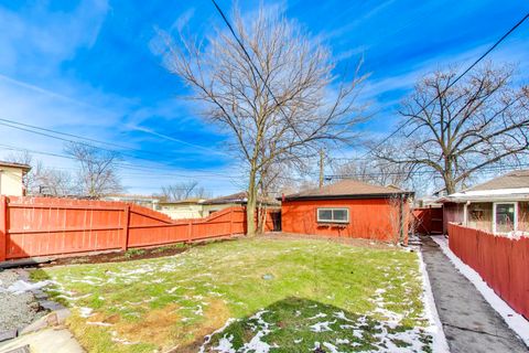 Tiny photo for 944 N Ridgeland Avenue, Oak Park, IL 60302 (MLS # 12596197)