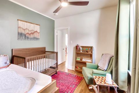 Tiny photo for 944 N Ridgeland Avenue, Oak Park, IL 60302 (MLS # 12596197)