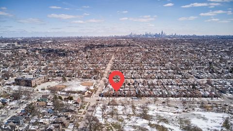 Tiny photo for 944 N Ridgeland Avenue, Oak Park, IL 60302 (MLS # 12596197)