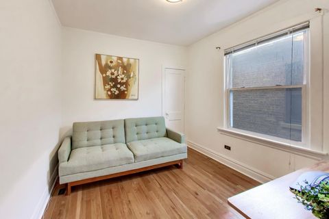 Tiny photo for 944 N Ridgeland Avenue, Oak Park, IL 60302 (MLS # 12596197)