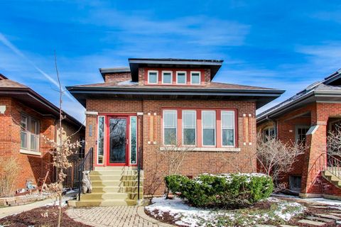 Photo of 944 N Ridgeland Avenue, Oak Park, IL 60302 (MLS # 12596197)