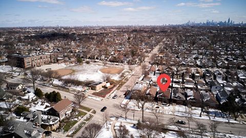 Tiny photo for 944 N Ridgeland Avenue, Oak Park, IL 60302 (MLS # 12596197)