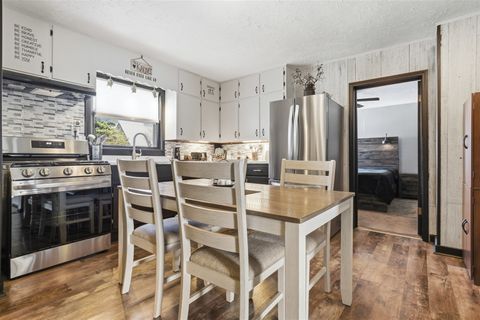 Tiny photo for 412 E Spruce Street, Chatsworth, IL 60921 (MLS # 12595623)