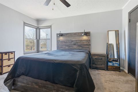 Tiny photo for 412 E Spruce Street, Chatsworth, IL 60921 (MLS # 12595623)