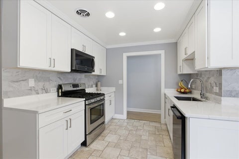 Tiny photo for 104 W GRANVILLE Avenue, Roselle, IL 60172 (MLS # 12668495)