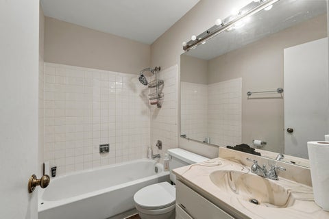 Tiny photo for 5116 COVENTRY Lane #5116, Gurnee, IL 60031 (MLS # 12758791)