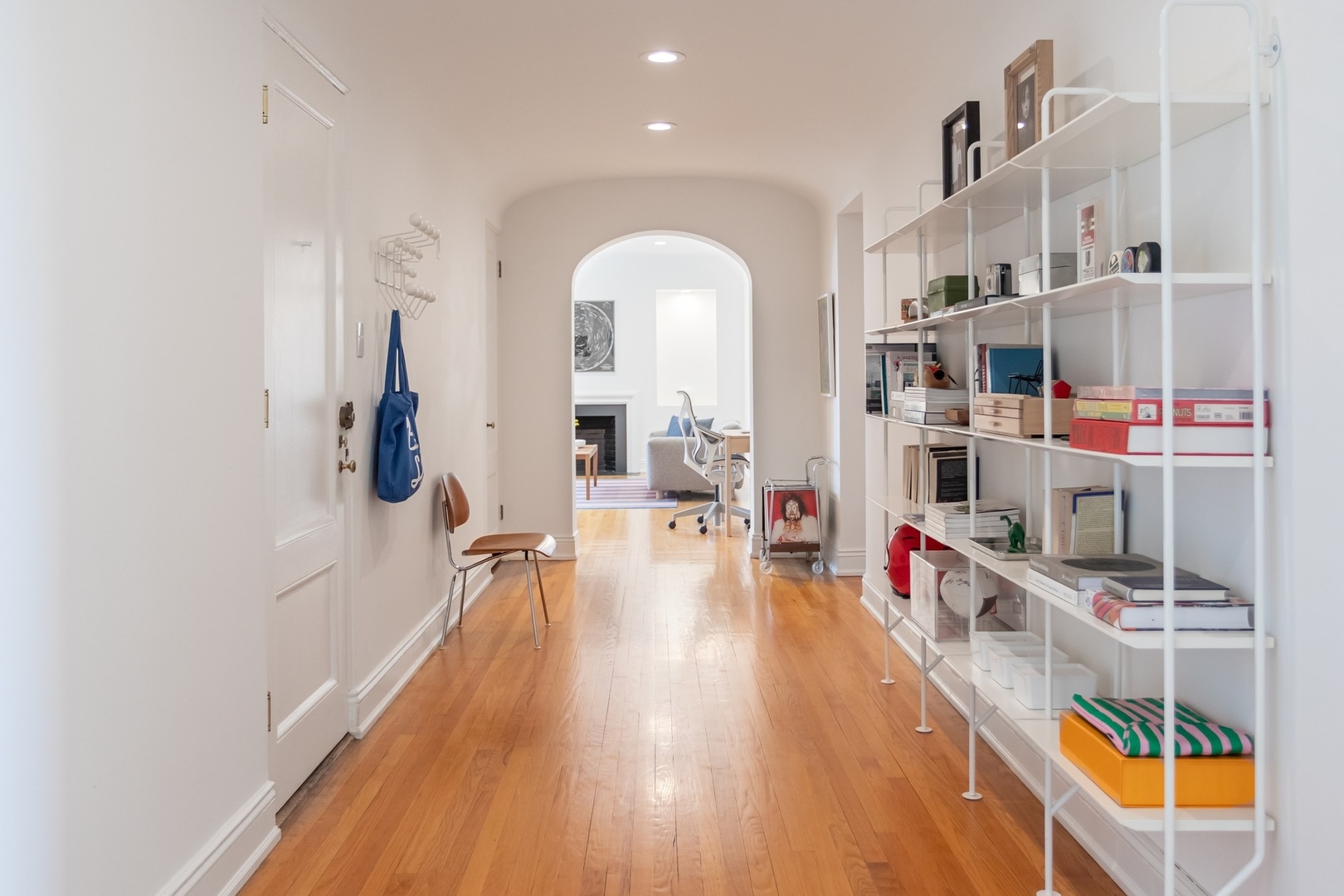 431 W Oakdale Avenue 13D
