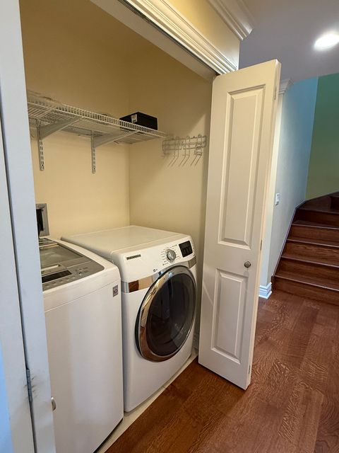 Tiny photo for 60 S Dee Road #G, Park Ridge, IL 60068 (MLS # 12618858)