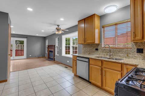 Tiny photo for 2S601 RIVER OAKS Drive, Warrenville, IL 60555 (MLS # 12725644)