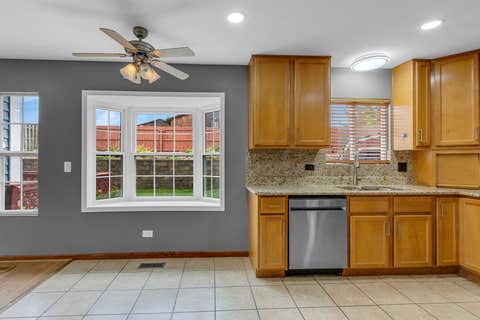 Tiny photo for 2S601 RIVER OAKS Drive, Warrenville, IL 60555 (MLS # 12725644)