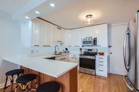 Tiny photo for 6007 N Sheridan Road #36F, Chicago, IL 60660 (MLS # 12403326)