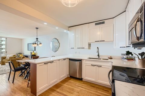 Tiny photo for 6007 N Sheridan Road #36F, Chicago, IL 60660 (MLS # 12403326)