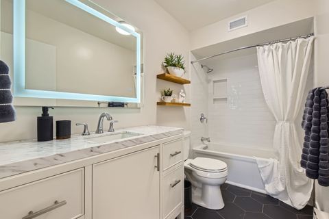 Tiny photo for 6007 N Sheridan Road #36F, Chicago, IL 60660 (MLS # 12403326)