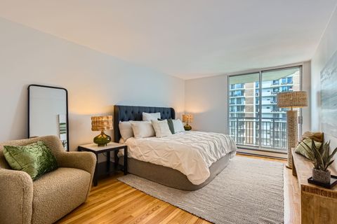 Tiny photo for 6007 N Sheridan Road #36F, Chicago, IL 60660 (MLS # 12403326)
