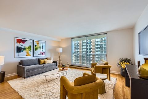 Tiny photo for 6007 N Sheridan Road #36F, Chicago, IL 60660 (MLS # 12403326)