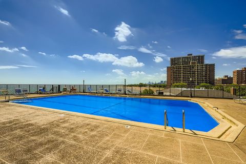 Tiny photo for 6007 N Sheridan Road #36F, Chicago, IL 60660 (MLS # 12403326)