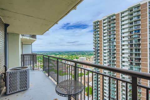 Tiny photo for 6007 N Sheridan Road #36F, Chicago, IL 60660 (MLS # 12403326)