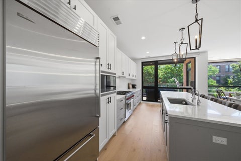 Tiny photo for 1450 N Bosworth Avenue #2, Chicago, IL 60622 (MLS # 12676738)