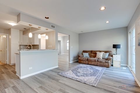 Tiny photo for 384 Bentley Place, Buffalo Grove, IL 60089 (MLS # 12571045)