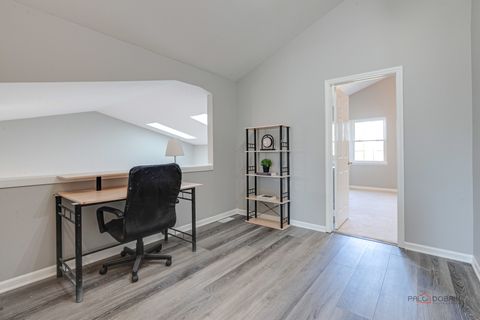 Tiny photo for 384 Bentley Place, Buffalo Grove, IL 60089 (MLS # 12571045)