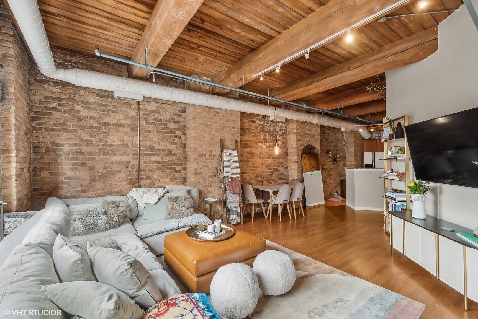 225 W HURON Street 306
