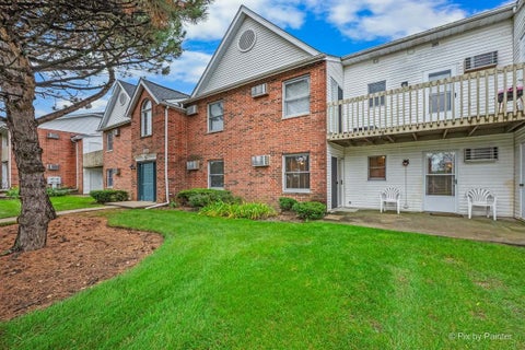 Photo of 1372 Cunat Court #1D, Lake In The Hills, IL 60156 (MLS # 12772513)
