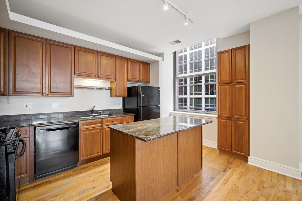 212 W Washington Street Unit 1504, Chicago, IL 60606 | MLS 12746539 ...