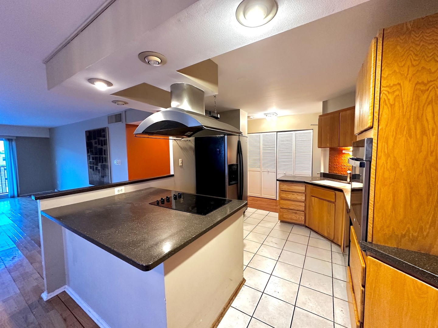 141 N La Grange Road 602