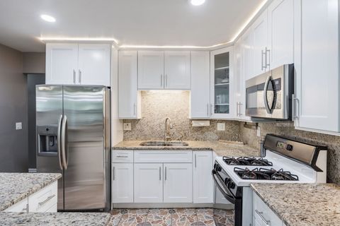 Tiny photo for 2390 Buttercup Court, Aurora, IL 60506 (MLS # 12467921)