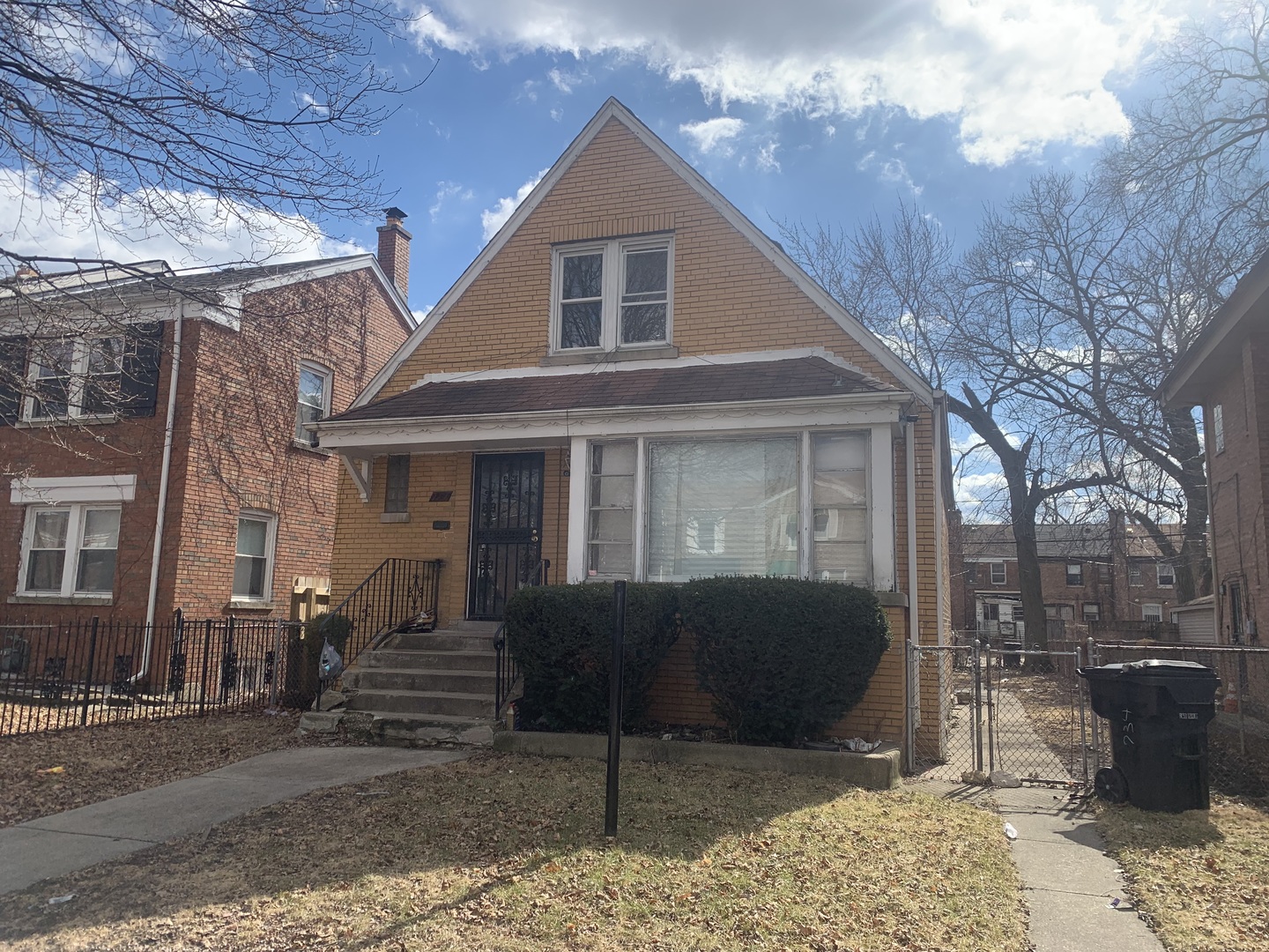717 E 105th Street